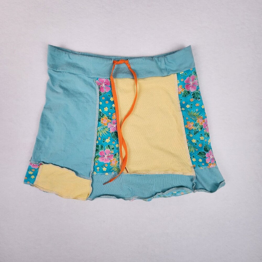 Women's Skirt Size M (estimated) Blue‎ and Yellow with Floral Print